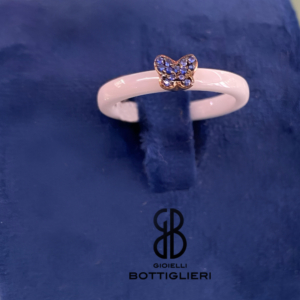 Anello in ceramica con farfalla